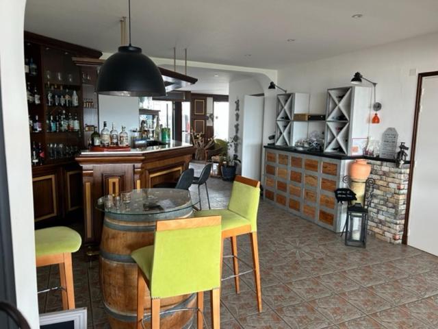 Le Bel Vue Hotel Le Cergne Bagian luar foto